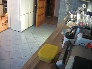 voyeurcam-julmodels-kitchen
