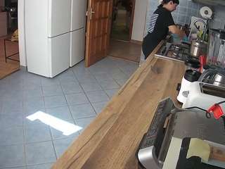 voyeurcam-julmodels-kitchen