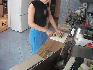 voyeurcam-julmodels-kitchen