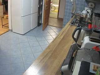 voyeurcam-julmodels-kitchen