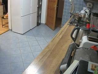 voyeurcam-julmodels-kitchen