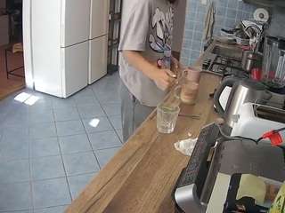 voyeurcam-julmodels-kitchen