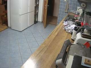 voyeurcam-julmodels-kitchen