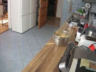 voyeurcam-julmodels-kitchen