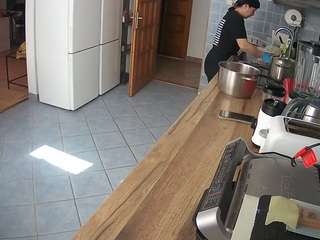 voyeurcam-julmodels-kitchen