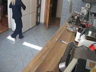 voyeurcam-julmodels-kitchen