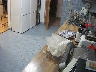 voyeurcam-julmodels-kitchen