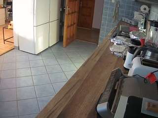 voyeurcam-julmodels-kitchen