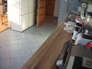 voyeurcam-julmodels-kitchen