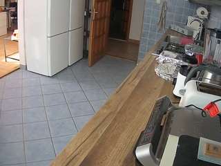 voyeurcam-julmodels-kitchen