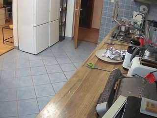voyeurcam-julmodels-kitchen