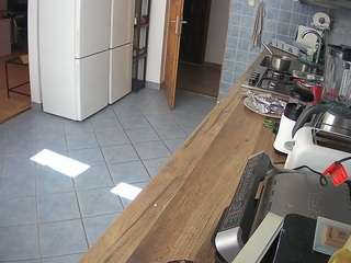 voyeurcam-julmodels-kitchen