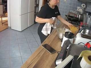 voyeurcam-julmodels-kitchen