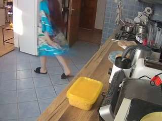 voyeurcam-julmodels-kitchen
