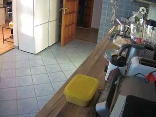 voyeurcam-julmodels-kitchen