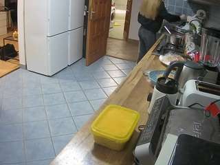 voyeurcam-julmodels-kitchen