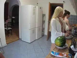 Julmodels Kitchen's Live Sex Cam Show