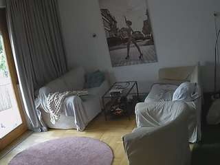 Reallifecam House camsoda voyeurcam-julmodels-living-1