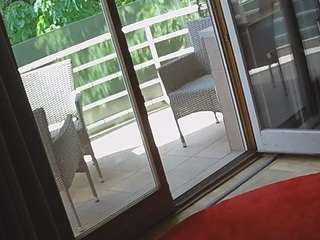 voyeurcam-julmodels-living-1