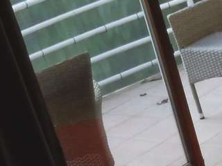 voyeurcam-julmodels-living-1