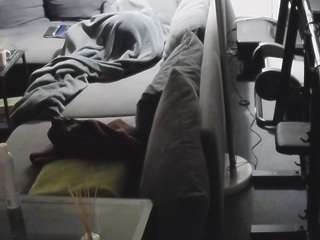 voyeurcam-julmodels-living-1 webcam