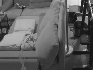 voyeurcam-julmodels-living-1