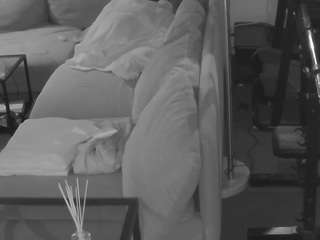 voyeurcam-julmodels-living-1