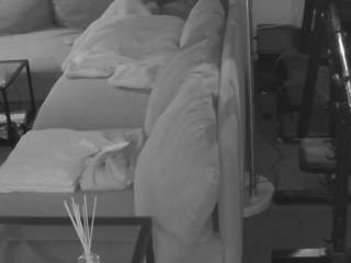 voyeurcam-julmodels-living-1