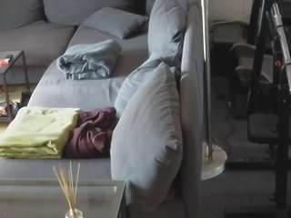 voyeurcam-julmodels-living-1