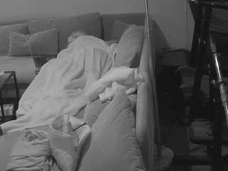 voyeurcam-julmodels-living-1