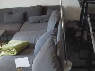 voyeurcam-julmodels-living-1