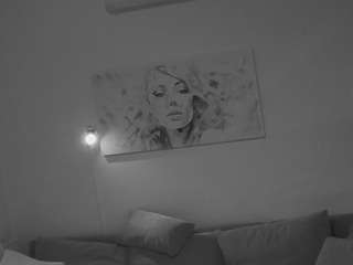 voyeurcam-julmodels-living-1