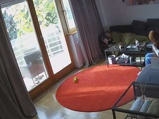 voyeurcam-julmodels-living-1