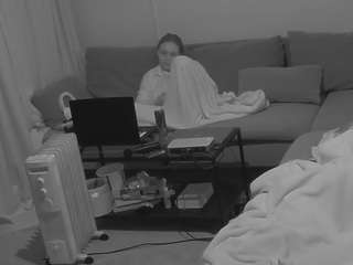 voyeurcam-julmodels-living-1