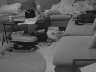 voyeurcam-julmodels-living-1