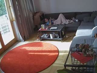 voyeurcam-julmodels-living-1