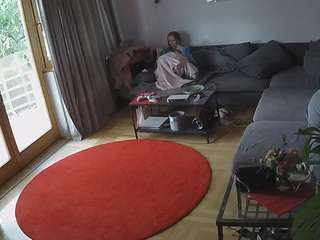 voyeurcam-julmodels-living-1