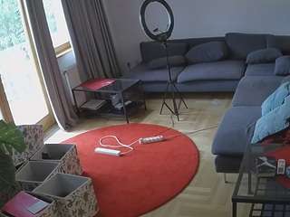 voyeurcam-julmodels-living-1