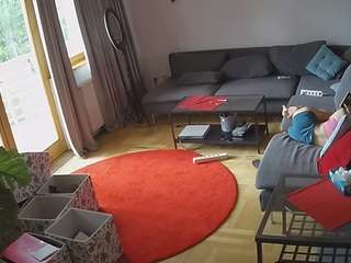 voyeurcam-julmodels-living-1