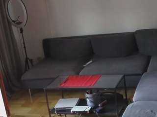 voyeurcam-julmodels-living-1