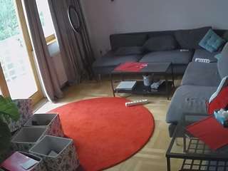 voyeurcam-julmodels-living-1