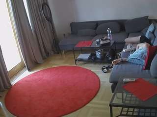 voyeurcam-julmodels-living-1