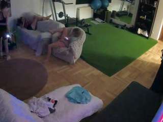 voyeurcam-julmodels-living-2