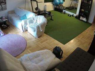 Voyouer House camsoda voyeurcam-julmodels-living-2