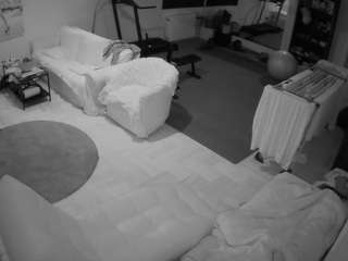 Vouyeur House camsoda voyeurcam-julmodels-living-2