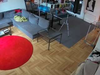 voyeurcam-julmodels-living-2