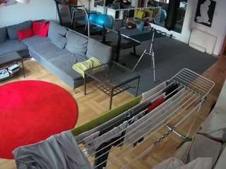 voyeurcam-julmodels-living-2