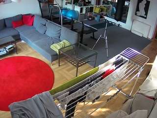 voyeurcam-julmodels-living-2
