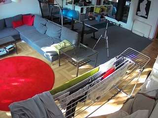 voyeurcam-julmodels-living-2