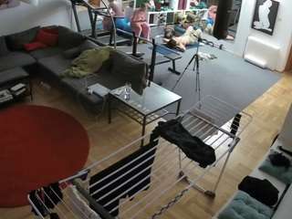 voyeurcam-julmodels-living-2